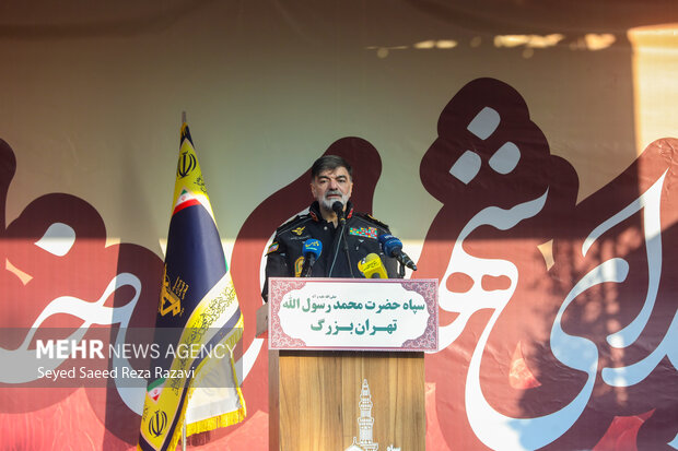 مراسم تشییع پیکرهای 100 شهید گمنام دوران دفاع مقدس در تهران 13