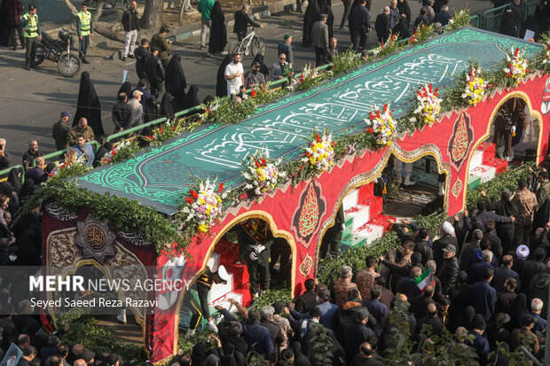 مراسم تشییع پیکرهای 100 شهید گمنام دوران دفاع مقدس در تهران 22