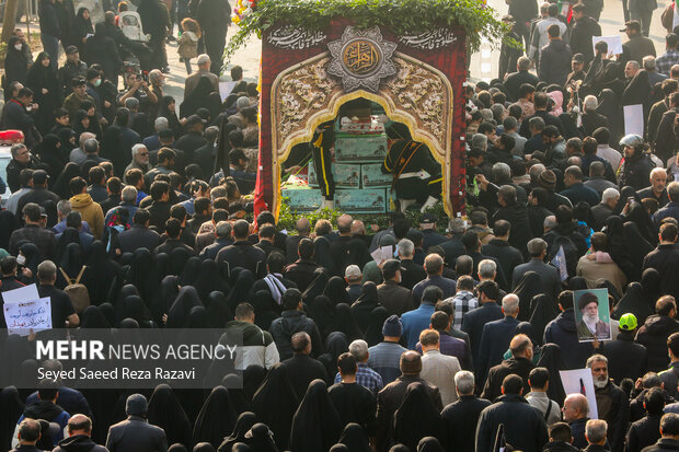 مراسم تشییع پیکرهای 100 شهید گمنام دوران دفاع مقدس در تهران 28