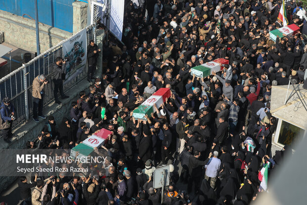 مراسم تشییع پیکرهای 100 شهید گمنام دوران دفاع مقدس در تهران 31