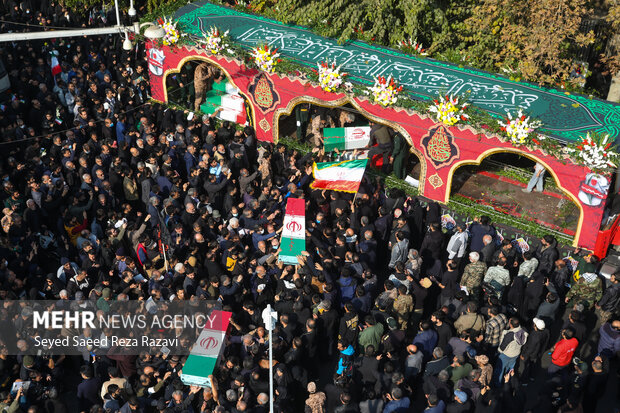 مراسم تشییع پیکرهای 100 شهید گمنام دوران دفاع مقدس در تهران 32