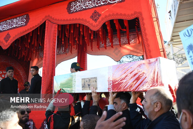 تشییع پیکر پاک ۶ شهید گمنام در بیرجند