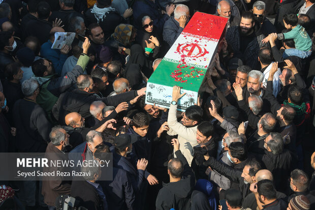 مراسم تشییع پیکرهای 100 شهید گمنام دوران دفاع مقدس در تهران 36