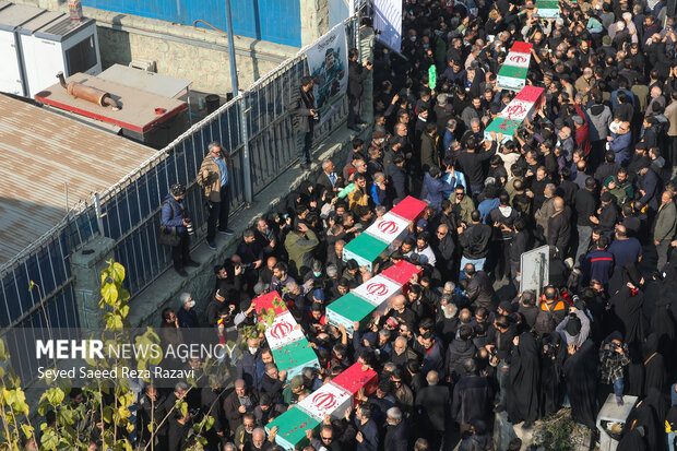 مراسم تشییع پیکرهای 100 شهید گمنام دوران دفاع مقدس در تهران 37