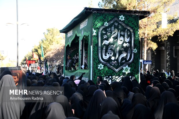 تشییع پیکر پاک ۶ شهید گمنام در بیرجند