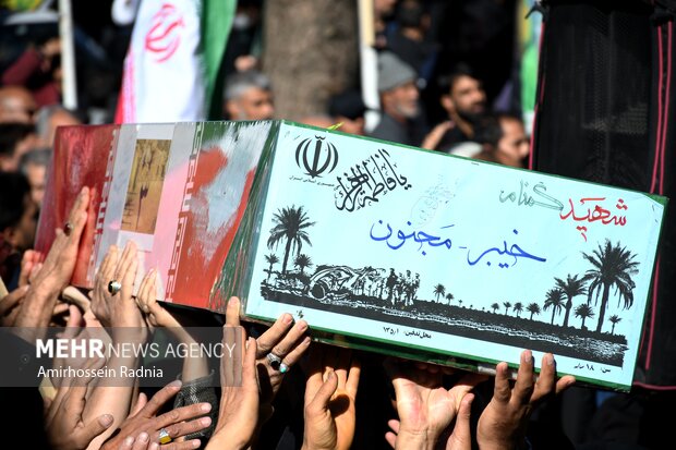 تشییع پیکر پاک ۶ شهید گمنام در بیرجند