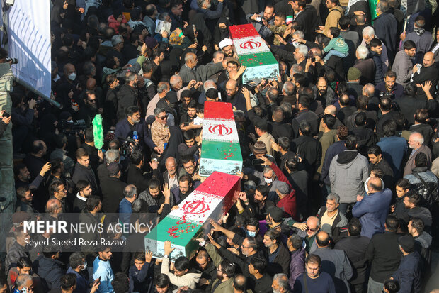 مراسم تشییع پیکرهای 100 شهید گمنام دوران دفاع مقدس در تهران 38