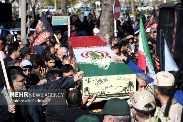 تشییع پیکر پاک ۶ شهید گمنام در بیرجند