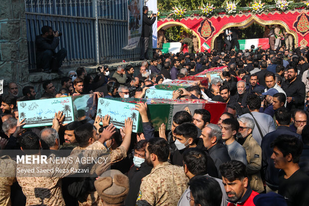 مراسم تشییع پیکرهای 100 شهید گمنام دوران دفاع مقدس در تهران 41