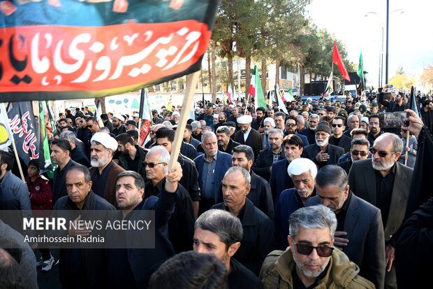 تشییع پیکر پاک ۶ شهید گمنام در بیرجند