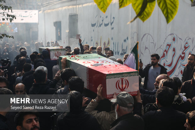 مراسم تشییع پیکرهای 100 شهید گمنام دوران دفاع مقدس در تهران 42