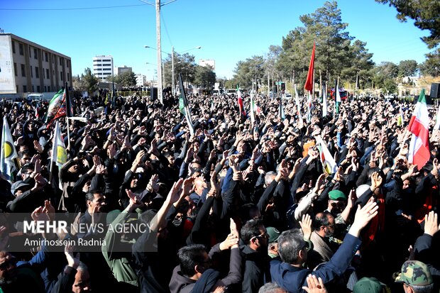 تشییع پیکر پاک ۶ شهید گمنام در بیرجند