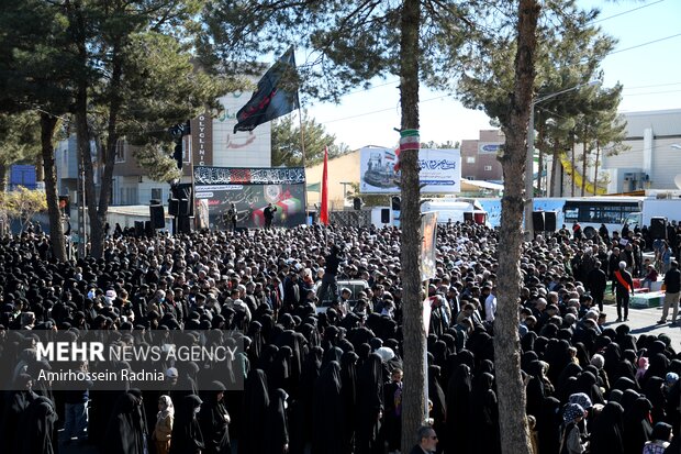 تشییع پیکر پاک ۶ شهید گمنام در بیرجند