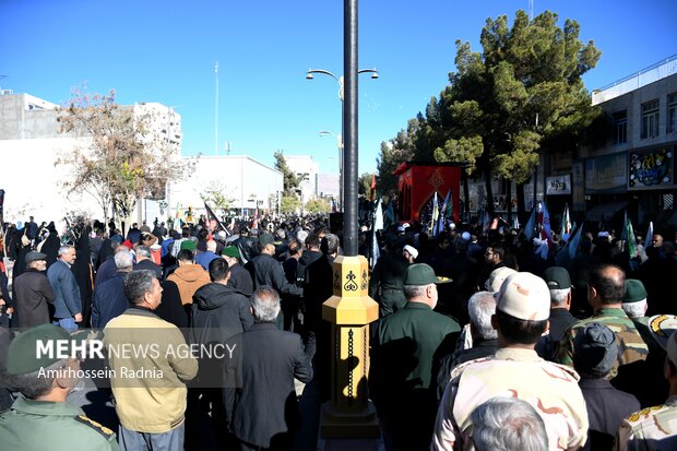 تشییع پیکر پاک ۶ شهید گمنام در بیرجند