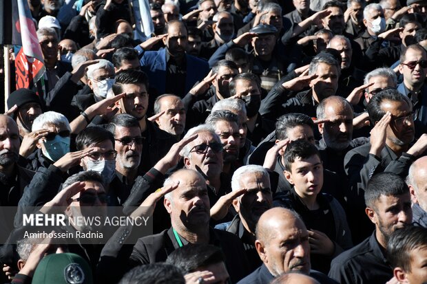 تشییع پیکر پاک ۶ شهید گمنام در بیرجند