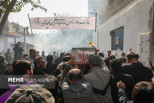 مراسم تشییع پیکرهای 100 شهید گمنام دوران دفاع مقدس در تهران 44