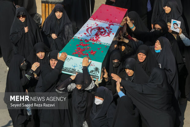 مراسم تشییع پیکرهای 100 شهید گمنام دوران دفاع مقدس در تهران 47