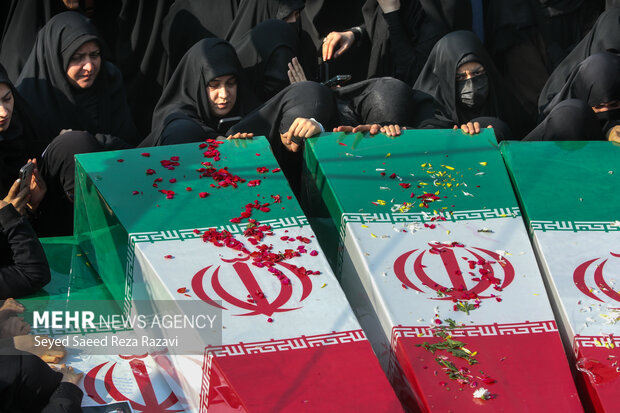مراسم تشییع پیکرهای 100 شهید گمنام دوران دفاع مقدس در تهران 52