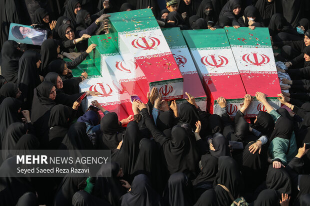 مراسم تشییع پیکرهای 100 شهید گمنام دوران دفاع مقدس در تهران 48