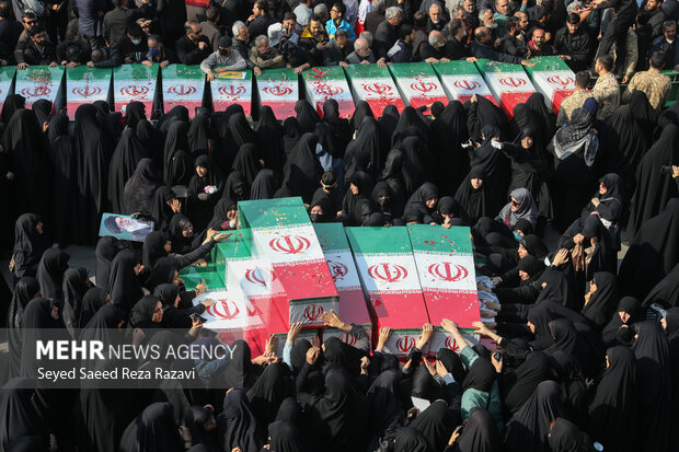 مراسم تشییع پیکرهای 100 شهید گمنام دوران دفاع مقدس در تهران 53