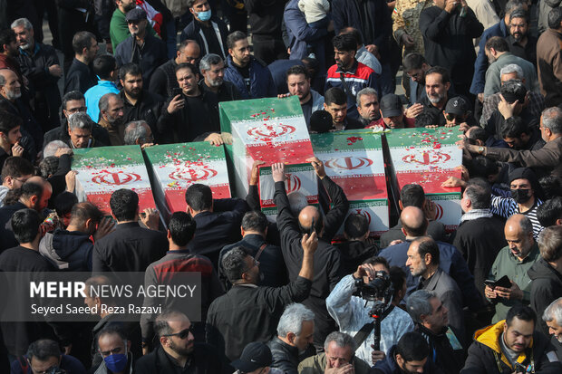 مراسم تشییع پیکرهای 100 شهید گمنام دوران دفاع مقدس در تهران 54