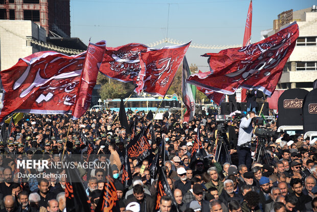 مراسم تشییع پیکر شهدای گمنام دفاع مقدس در مشهد