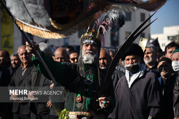 مراسم تشییع پیکر شهدای گمنام دفاع مقدس در مشهد
