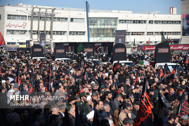 مراسم تشییع پیکر شهدای گمنام دفاع مقدس در مشهد