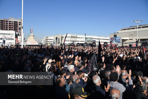 مراسم تشییع پیکر شهدای گمنام دفاع مقدس در مشهد