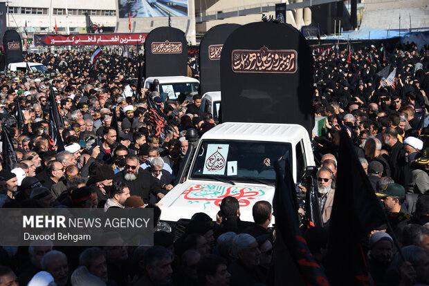 مراسم تشییع پیکر شهدای گمنام دفاع مقدس در مشهد