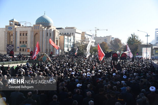 مراسم تشییع پیکر شهدای گمنام دفاع مقدس در مشهد