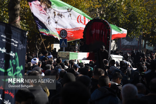 مراسم تشییع پیکر شهدای گمنام دفاع مقدس در مشهد