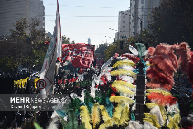 مراسم تشییع پیکر شهدای گمنام دفاع مقدس در مشهد