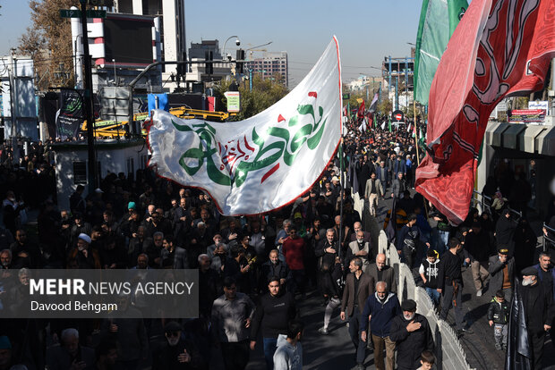 مراسم تشییع پیکر شهدای گمنام دفاع مقدس در مشهد