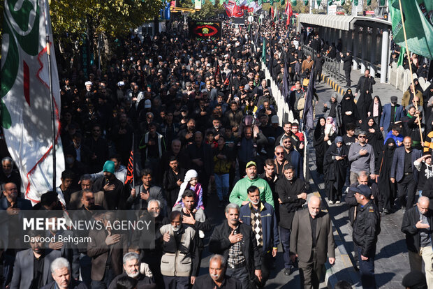 مراسم تشییع پیکر شهدای گمنام دفاع مقدس در مشهد