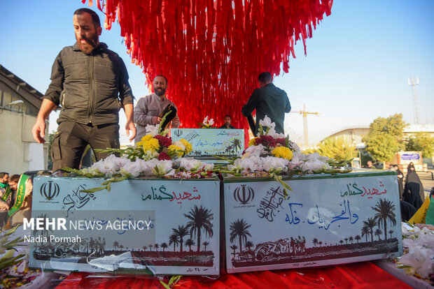 تشییع پیکر مطهر ۱۰ شهید گمنام در کرج