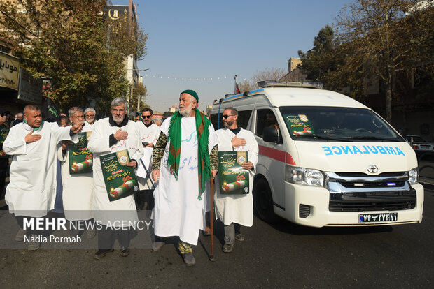 تشییع پیکر مطهر ۱۰ شهید گمنام در کرج