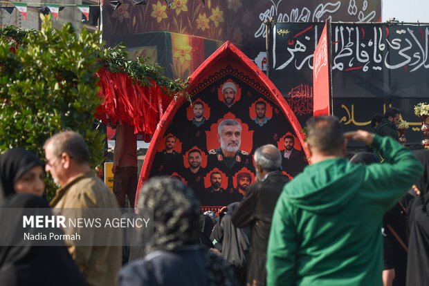 تشییع پیکر مطهر ۱۰ شهید گمنام در کرج