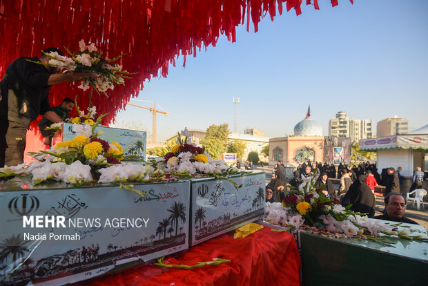 تشییع پیکر مطهر ۱۰ شهید گمنام در کرج