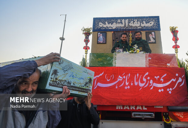 تشییع پیکر مطهر ۱۰ شهید گمنام در کرج