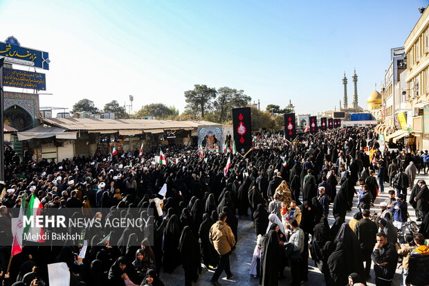 تشییع 7 شهید گمنام در شهر مقدس قم