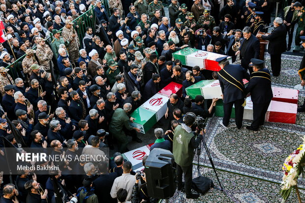 تشییع 7 شهید گمنام در شهر مقدس قم