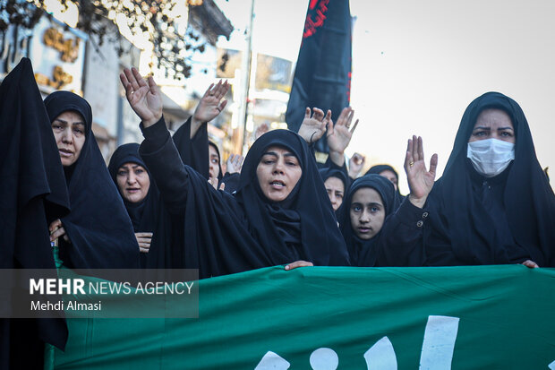 آیین تشییع ۲ شهید گمنام در شهر زنجان