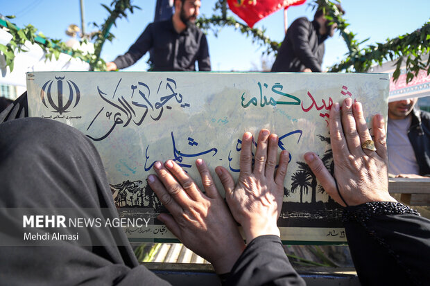 آیین تشییع ۲ شهید گمنام در شهر زنجان