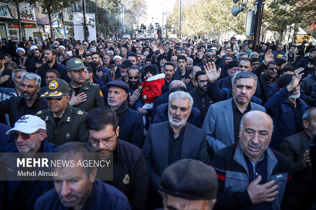 آیین تشییع ۲ شهید گمنام در شهر زنجان