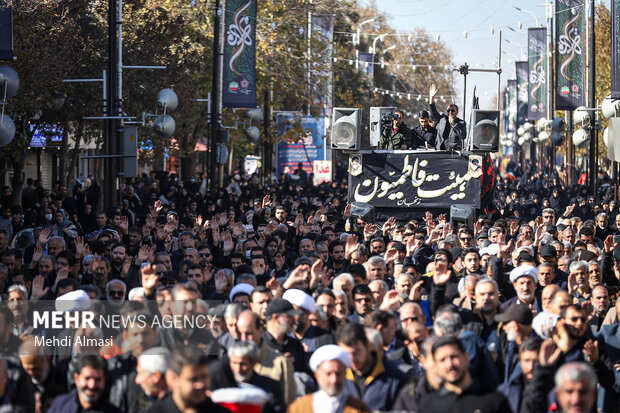 آیین تشییع ۲ شهید گمنام در شهر زنجان