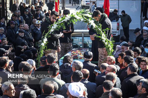 آیین تشییع ۲ شهید گمنام در شهر زنجان