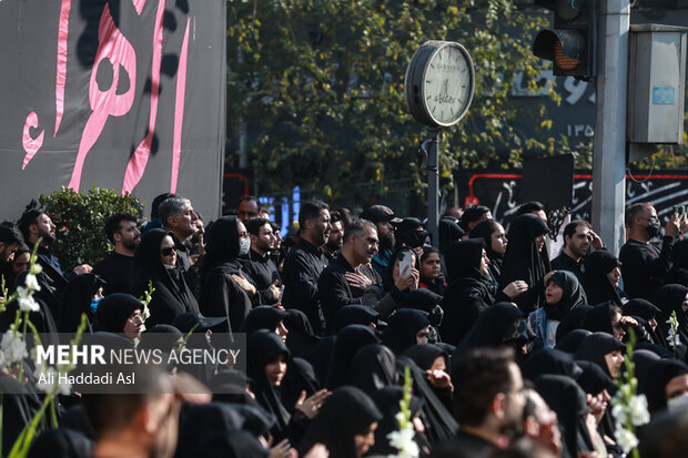 مراسم عزاداری شهادت حضرت زهرا (س) در میدان جهاد