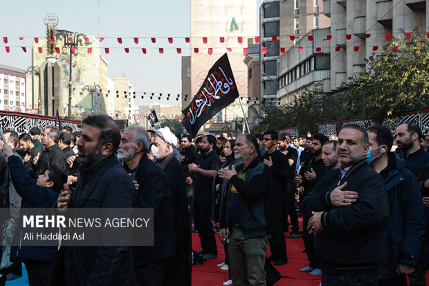 مراسم عزاداری شهادت حضرت زهرا (س) در میدان جهاد