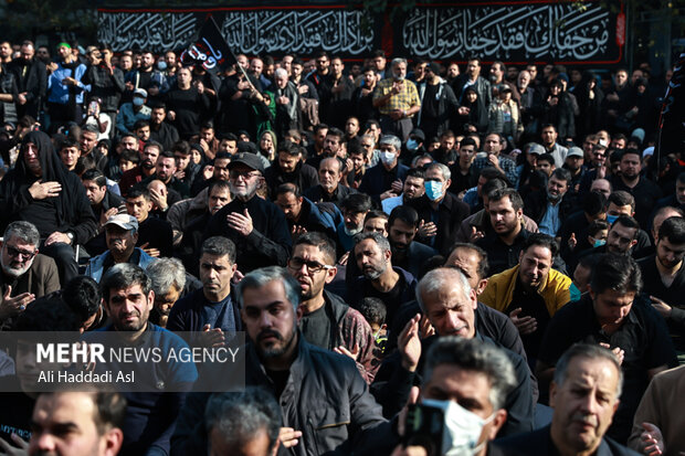 مراسم عزاداری شهادت حضرت زهرا (س) در میدان جهاد